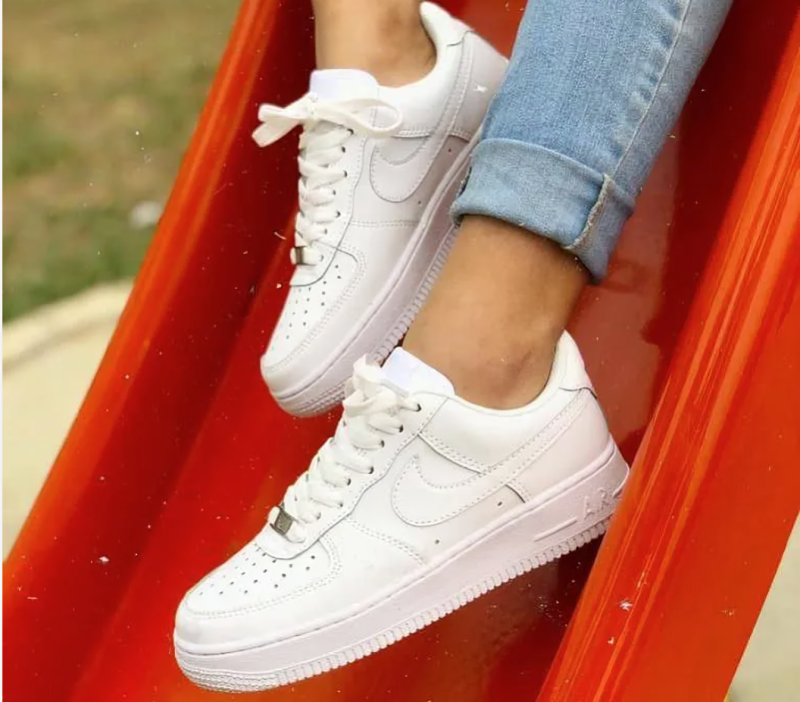 NIKE AIR FORCE ONE CLASICA